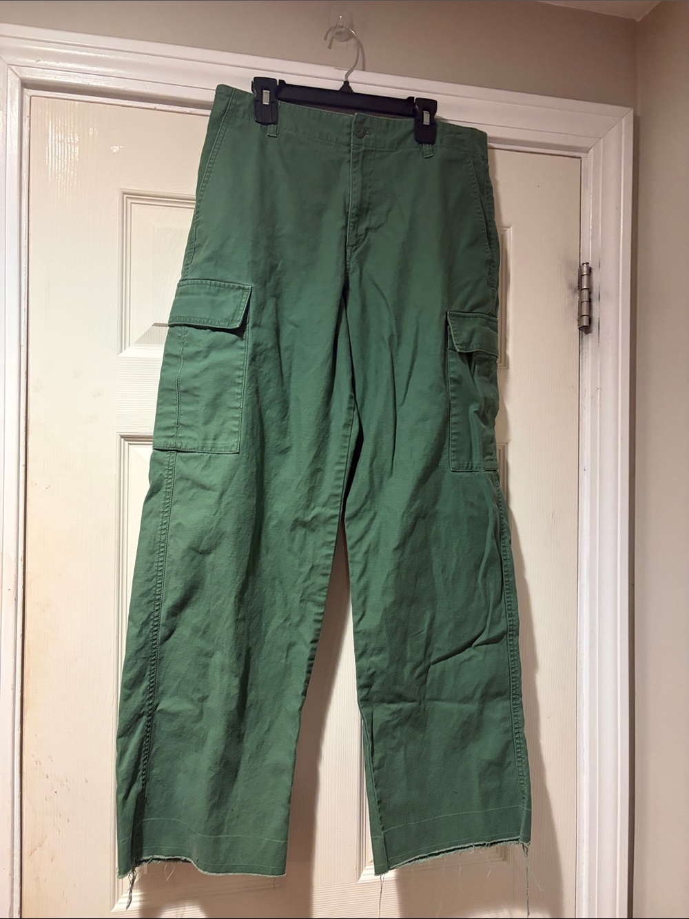 Uniqlo Women's Wide-Leg Cargo Pants in Green L